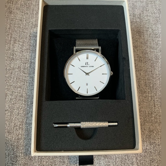 NWT Abbott Lyon silver chain Kensington 40 watch - Picture 4 of 5